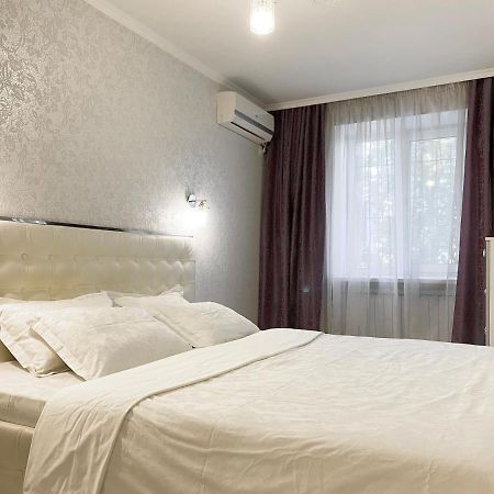 Beautiful 1-Bedroom Near Most City Center Dněpropetrovsk Exteriér fotografie