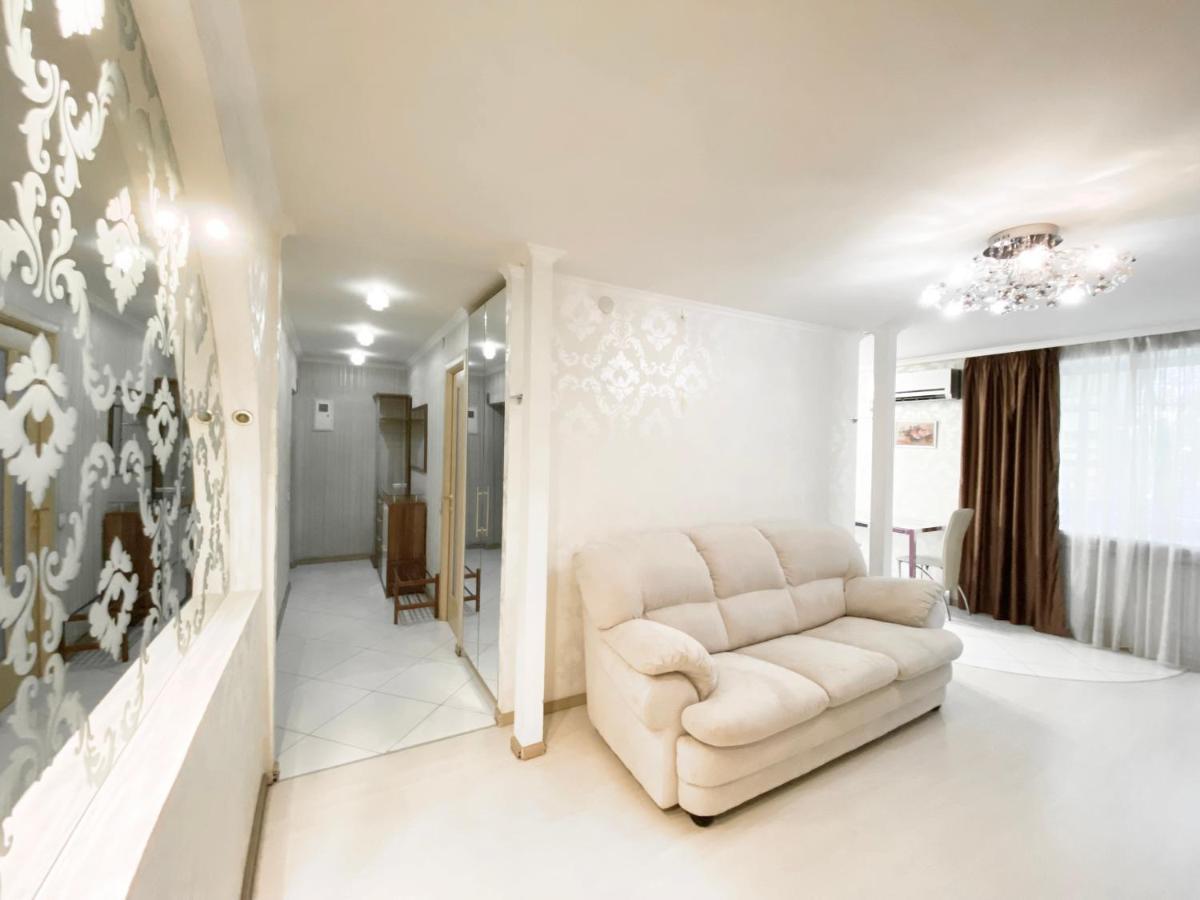 Beautiful 1-Bedroom Near Most City Center Dněpropetrovsk Exteriér fotografie