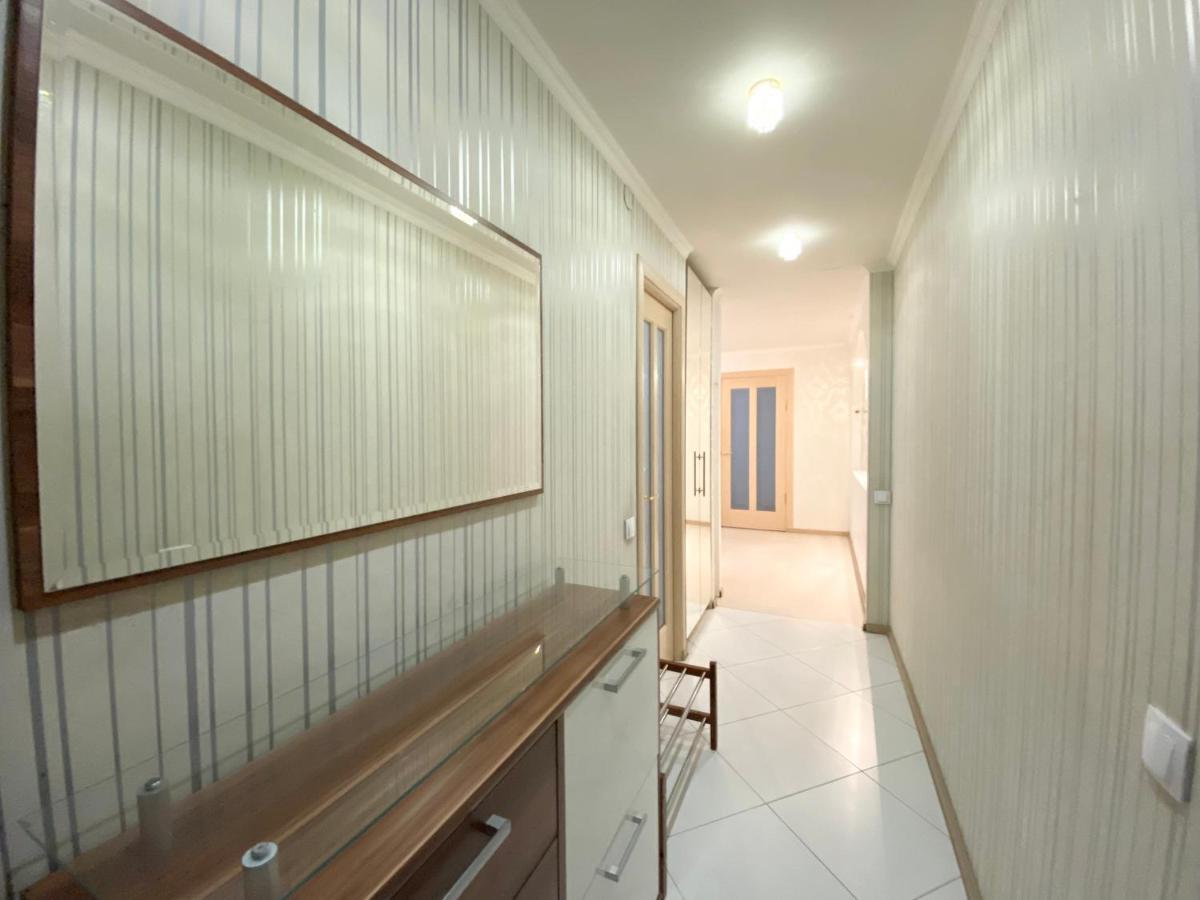 Beautiful 1-Bedroom Near Most City Center Dněpropetrovsk Exteriér fotografie