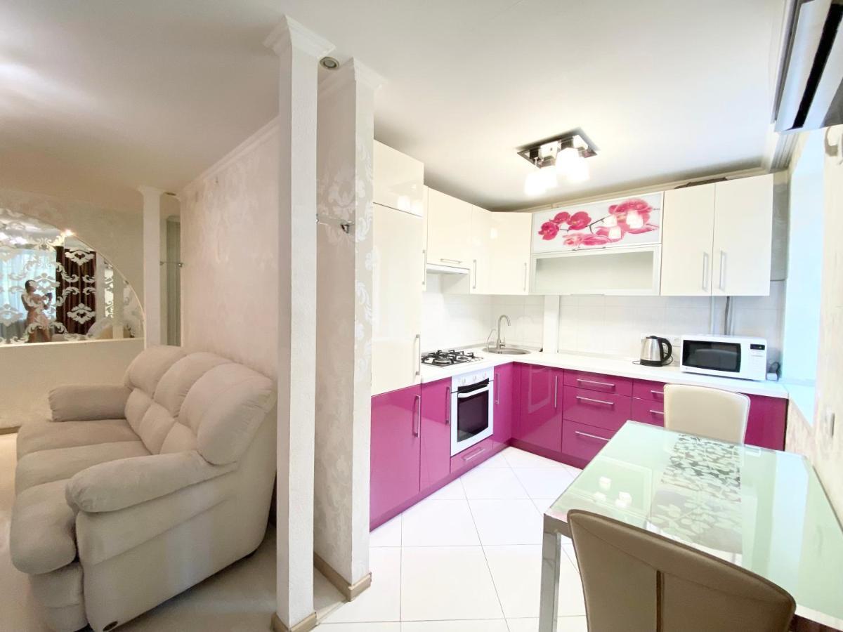 Beautiful 1-Bedroom Near Most City Center Dněpropetrovsk Exteriér fotografie