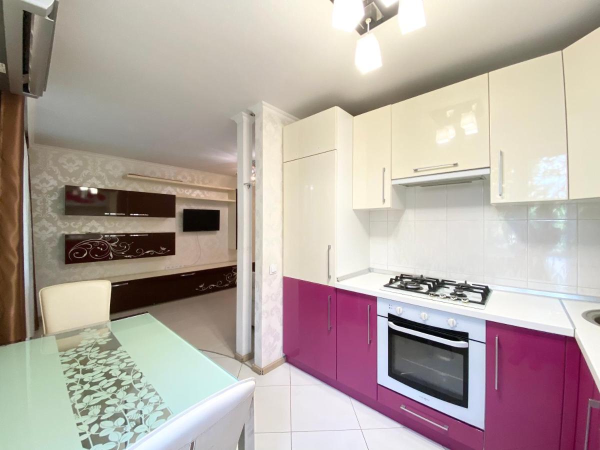Beautiful 1-Bedroom Near Most City Center Dněpropetrovsk Exteriér fotografie